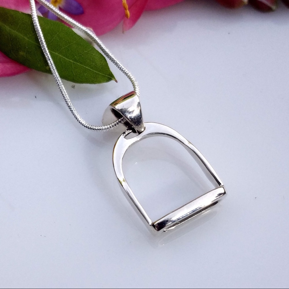 🆕 Sterling Silver Horse Saddle Stirrup Necklace